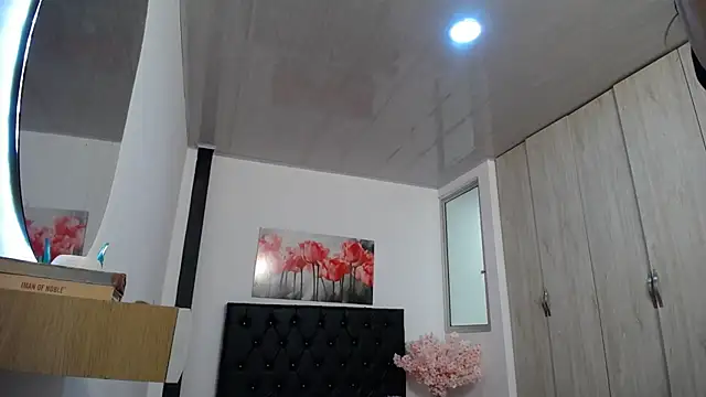 pinky f00x online show from February 12, 7:31 pm