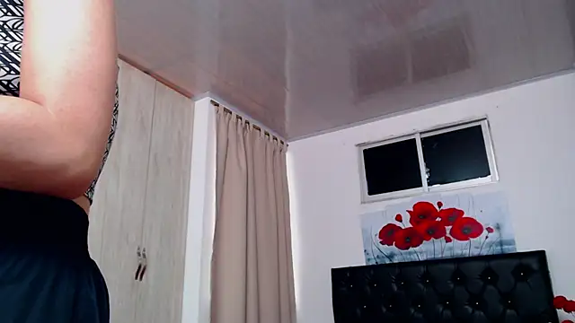 pinky f00x online show from March 13, 7:20 pm