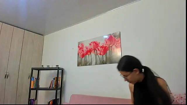 Snapshot of pinky_f00x chatting on July 6, 9:28 pm pinky f00x online show from July 6, 9:28 pm