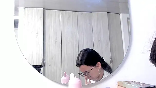 Snapshot of pinky_f00x chatting on July 22, 9:50 pm pinky f00x online show from July 22, 9:50 pm