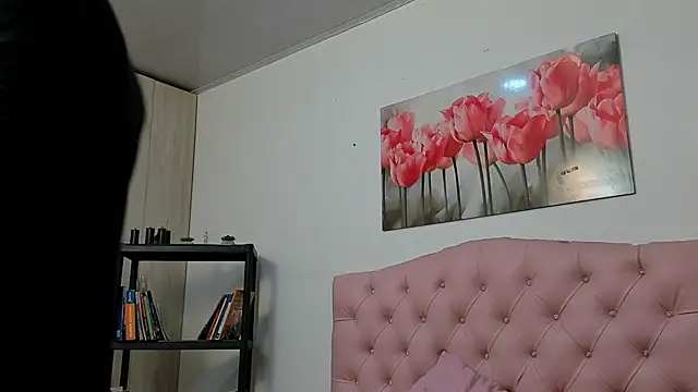 Snapshot of pinky_f00x chatting on July 27, 9:22 pm pinky f00x online show from July 27, 9:22 pm