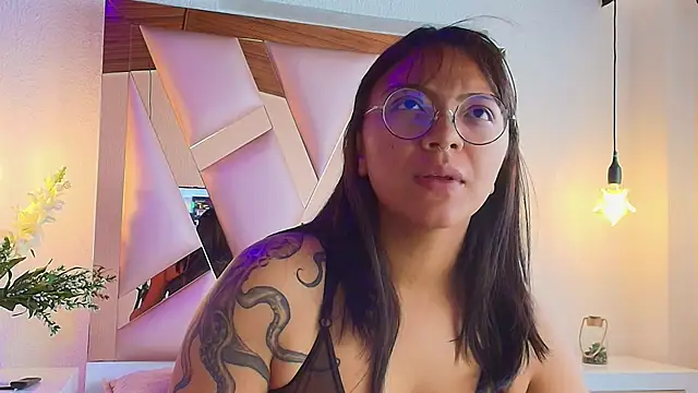 Snapshot of Victoria_Thompson1 chatting on September 19, 5:24 pm Victoria Thompson1 online show from September 19, 5:24 pm