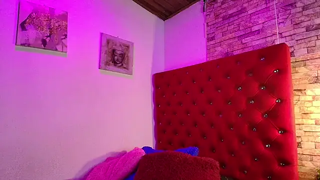 Snapshot of Victoria_Thompson1 chatting on October 3, 8:06 pm Victoria Thompson1 online show from October 3, 8:06 pm