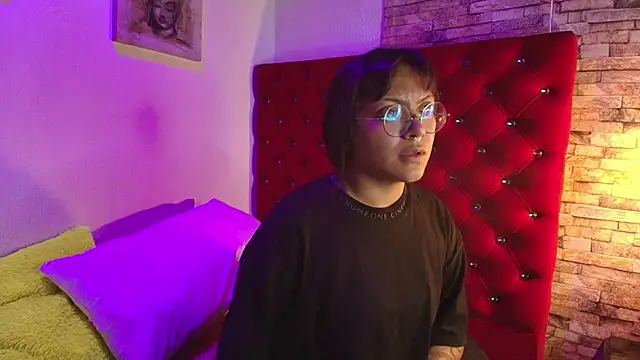 Snapshot of Victoria_Thompson1 chatting on October 18, 7:58 pm Victoria Thompson1 online show from October 18, 7:58 pm