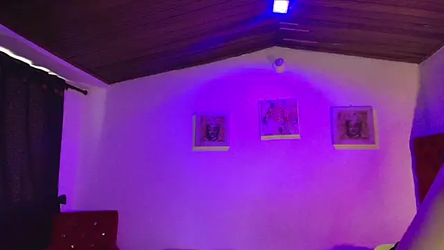 Snapshot of Victoria_Thompson1 chatting on October 21, 8:31 pm Victoria Thompson1 online show from October 21, 8:31 pm