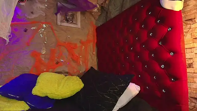 Snapshot of Victoria_Thompson1 chatting on November 5, 8:20 pm Victoria Thompson1 online show from November 5, 8:20 pm