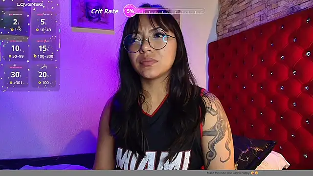 Snapshot of Victoria_Thompson1 chatting on November 29, 8:34 pm Victoria Thompson1 online show from November 29, 8:34 pm