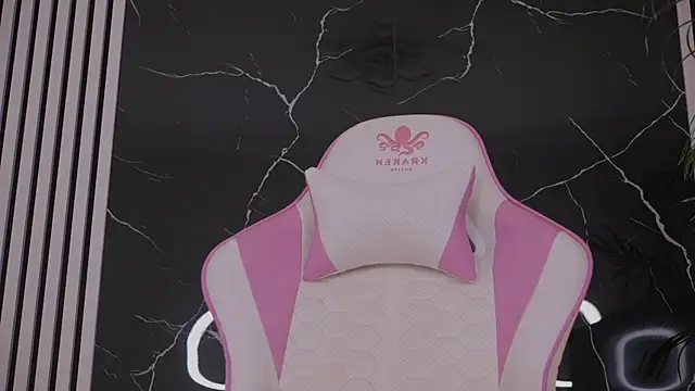daisyblushh online show from July 30, 2:32 am