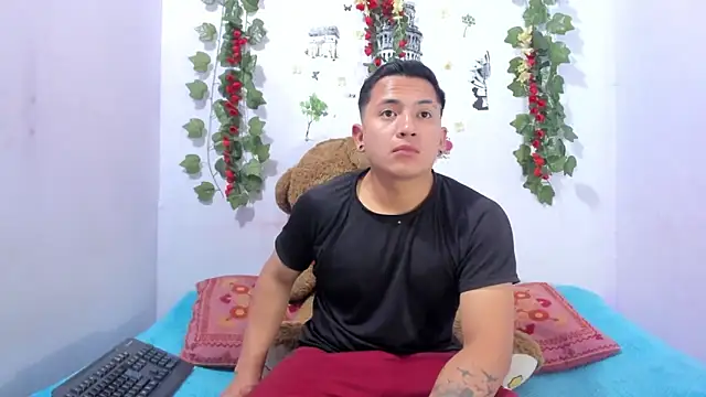 Snapshot of NataliaAndJulliam chatting on September 22, 3:52 am NataliaAndJulliam online show from September 22, 3:52 am