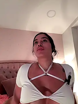 Bella  Wood online show from November 9, 5:55 pm