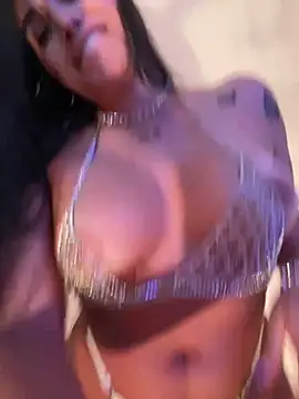 Snapshot of Bella__Wood chatting on May 8, 9:42 pm Bella Wood online show from May 8, 9:42 pm