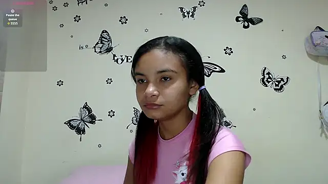 Snapshot of liz7skinny chatting on June 23, 9:13 pm liz7skinny online show from June 23, 9:13 pm