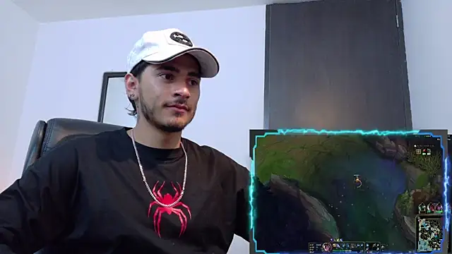 Snapshot of Elian_savoy chatting on June 13, 3:37 am Elian savoy online show from June 13, 3:37 am
