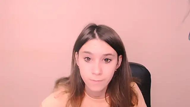 Snapshot of RosaRay_ chatting on October 24, 6:32 am RosaRay online show from October 24, 6:32 am