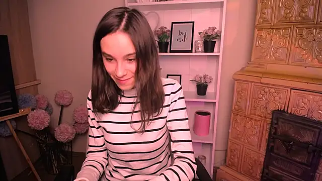 Snapshot of RosaRay_ chatting on July 8, 6:29 am RosaRay online show from July 8, 6:29 am