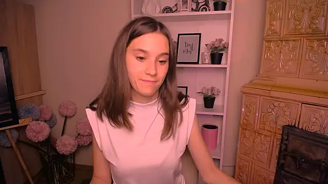 Snapshot of RosaRay_ chatting on August 4, 6:38 am RosaRay online show from August 4, 6:38 am
