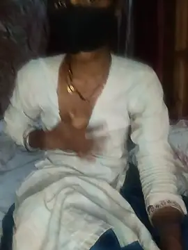 Snapshot of Babhi_Love chatting on August 4, 6:32 pm Babhi Love online show from August 4, 6:32 pm