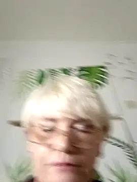 Snapshot of Catty_Lady chatting on November 6, 8:10 pm Catty Lady online show from November 6, 8:10 pm