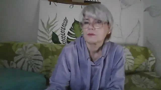 Snapshot of Catty_Lady chatting on December 14, 6:56 pm Catty Lady online show from December 14, 6:56 pm