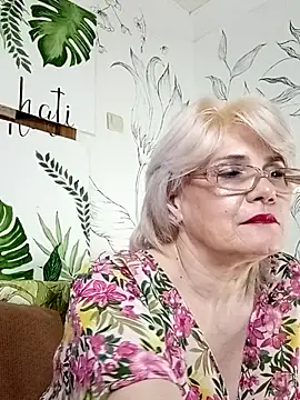 Snapshot of Catty_Lady chatting on June 3, 8:14 pm Catty Lady online show from June 3, 8:14 pm