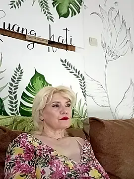 Snapshot of Catty_Lady chatting on June 17, 6:31 pm Catty Lady online show from June 17, 6:31 pm