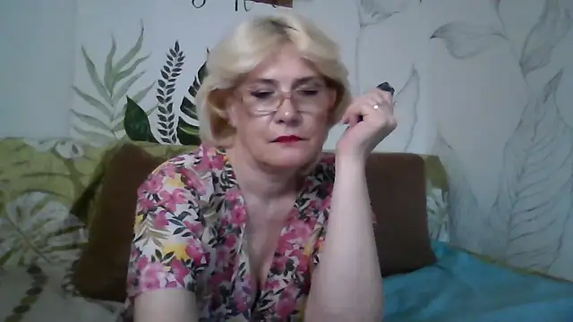 Snapshot of Catty_Lady chatting on June 24, 4:39 pm Catty Lady online show from June 24, 4:39 pm