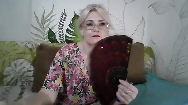 Snapshot of Catty_Lady chatting on July 4, 8:26 pm Catty Lady online show from July 4, 8:26 pm