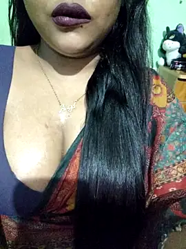 Snapshot of JIYA-04 chatting on March 19, 6:23 pm JIYA-04 online show from March 19, 6:23 pm