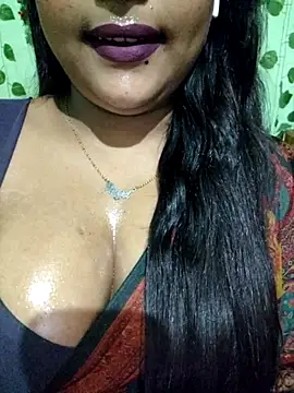 Snapshot of JIYA-04 chatting on June 16, 1:36 pm JIYA-04 online show from June 16, 1:36 pm