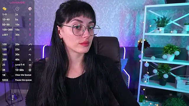 EviLune online show from October 23, 6:02 am