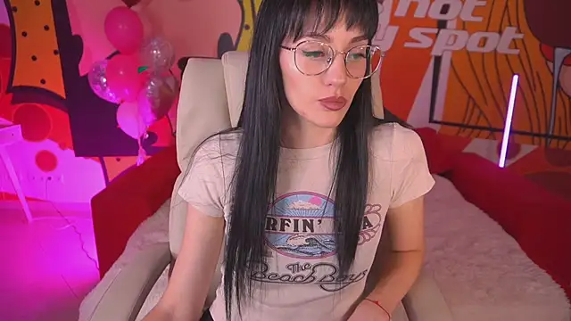 EviLune online show from February 20, 9:15 pm