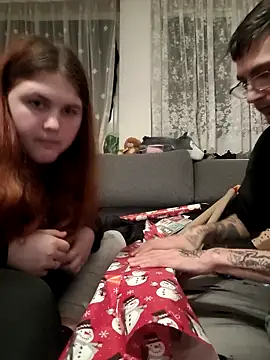 Snapshot of Engelundteufelchen23 chatting on December 17, 7:20 pm Engelundteufelchen23 online show from December 17, 7:20 pm