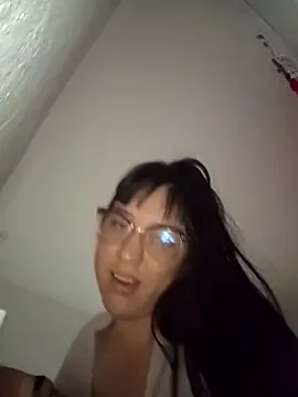 lareinalareinadelanal online show from December 16, 2:55 pm