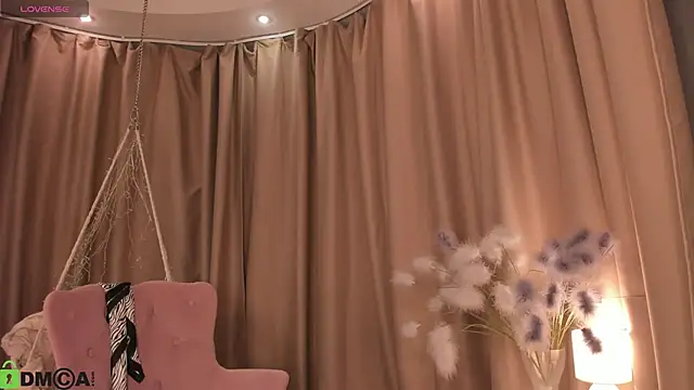 Snapshot of Naomi___Rias chatting on November 10, 1:15 am Naomi Rias online show from November 10, 1:15 am