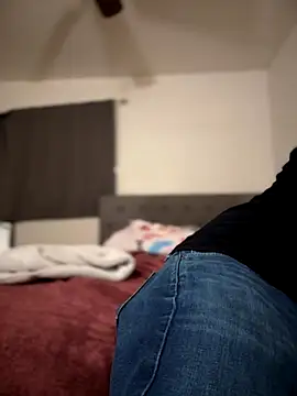 Snapshot of himNIGuys chatting on October 25, 2:08 am himNIGuys online show from October 25, 2:08 am