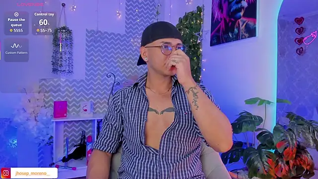 jhosepMoreno online show from April 30, 1:17 pm