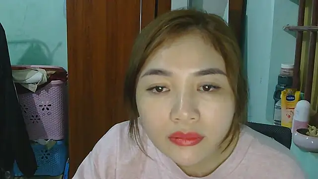 Snapshot of Uhem112 chatting on October 31, 1:23 pm Uhem112 online show from October 31, 1:23 pm