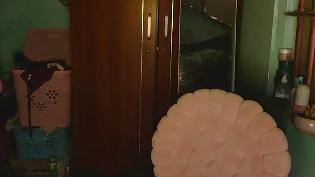 Snapshot of Uhem112 chatting on November 12, 1:50 am Uhem112 online show from November 12, 1:50 am