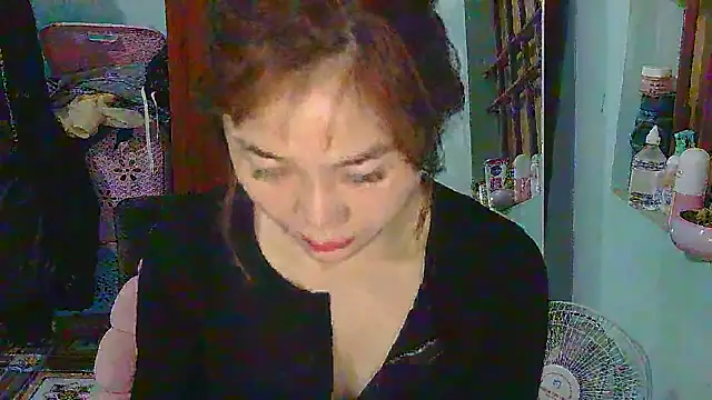 Snapshot of Uhem112 chatting on November 14, 2:43 am Uhem112 online show from November 14, 2:43 am