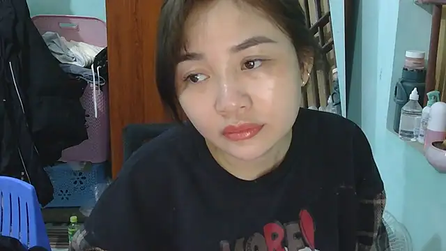 Snapshot of Uhem112 chatting on November 17, 1:06 pm Uhem112 online show from November 17, 1:06 pm