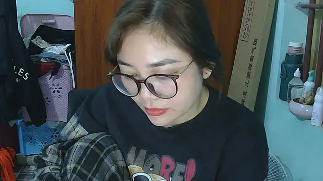 Snapshot of Uhem112 chatting on November 26, 1:28 am Uhem112 online show from November 26, 1:28 am