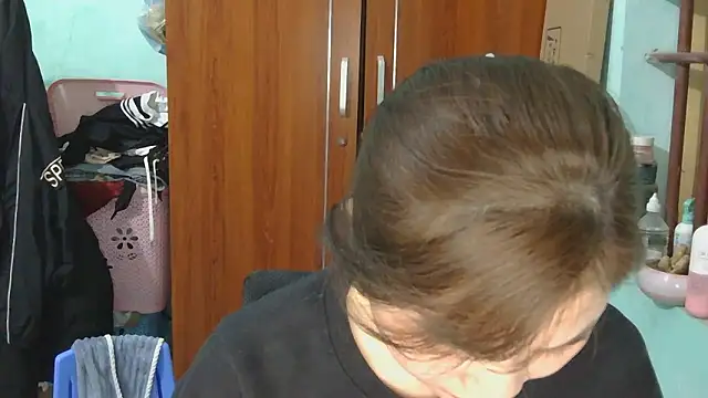 Snapshot of Uhem112 chatting on December 3, 12:58 pm Uhem112 online show from December 3, 12:58 pm