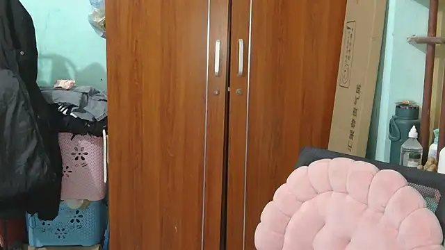 Snapshot of Uhem112 chatting on December 14, 1:44 am Uhem112 online show from December 14, 1:44 am