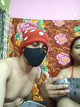 Seducing couple online show from July 13, 9:45 am