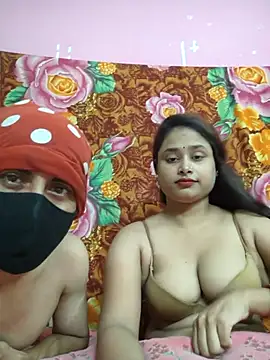 Seducing couple online show from August 2, 5:50 am