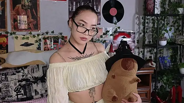 OdetteBiddy online show from November 13, 8:08 pm