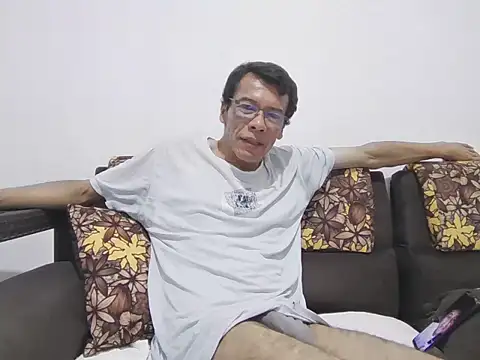 skinnylatino51 online show from October 23, 11:57 pm