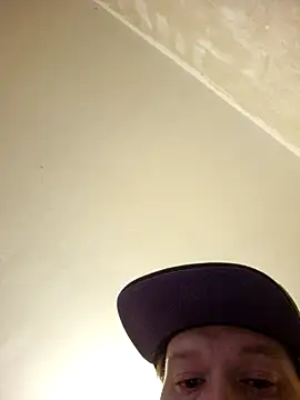 Snapshot of gazb90 chatting on March 17, 10:35 pm gazb90 online show from March 17, 10:35 pm