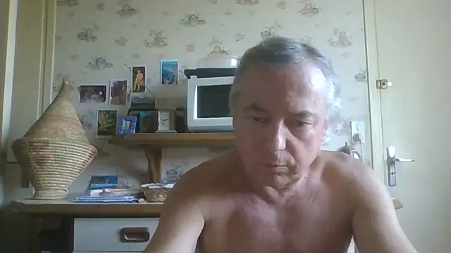 Snapshot of gegevincent chatting on June 12, 3:00 pm gegevincent online show from June 12, 3:00 pm
