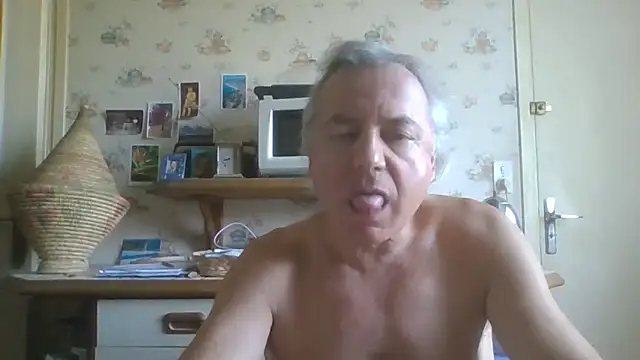 Snapshot of gegevincent chatting on June 27, 1:17 pm gegevincent online show from June 27, 1:17 pm